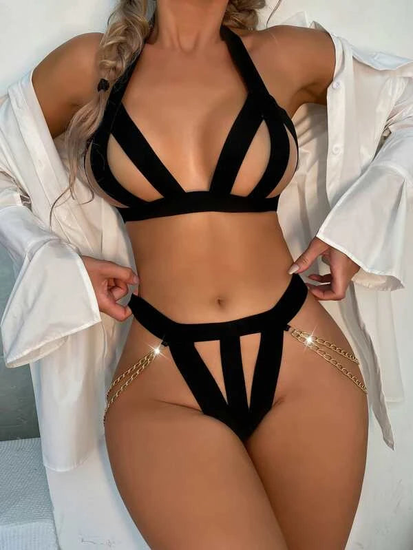 Chain lingerie with cutout