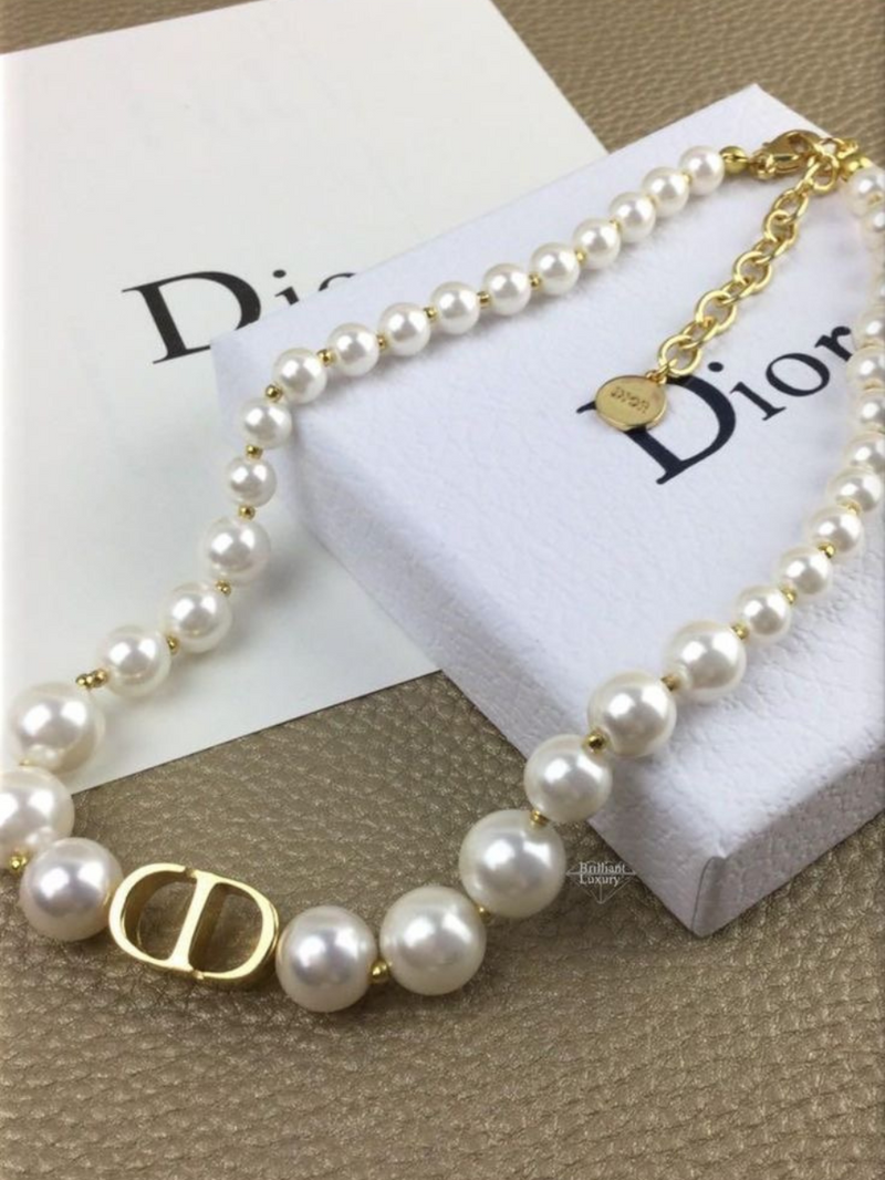 CD pearl necklace