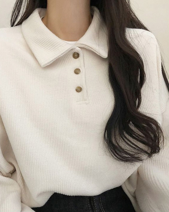 Loose and charming Polo sweater